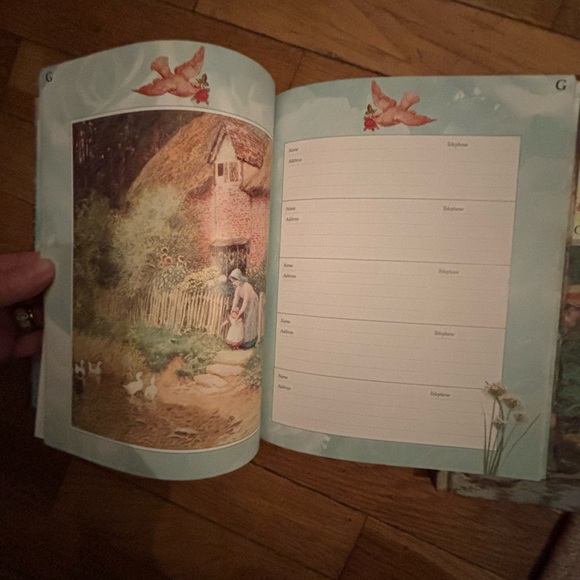 BNIB 2 Books for Friends and Addresses and a book for everyone’s birthday!! - Picture 15 of 17